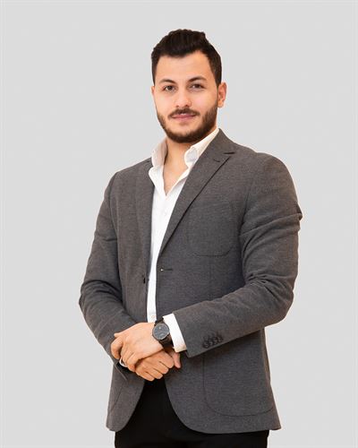 Subhi Najjar, assisterande mäklare i Huvudkontor fel